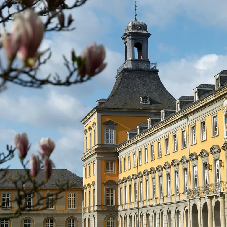 Hauptgebaeude_12 Frank Luerweg-1.webp