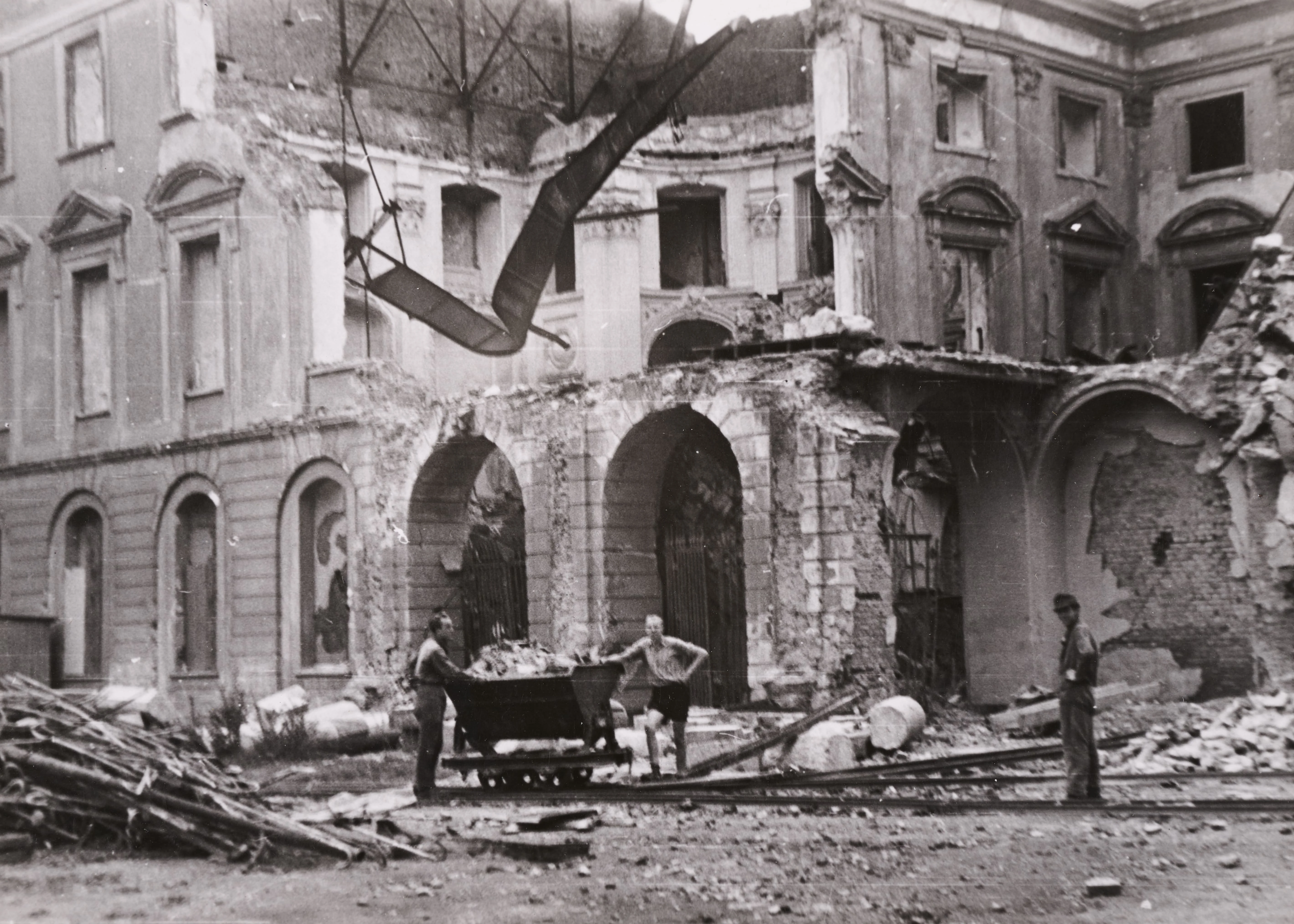 3.1_Zerstörung_Schloss.webp
