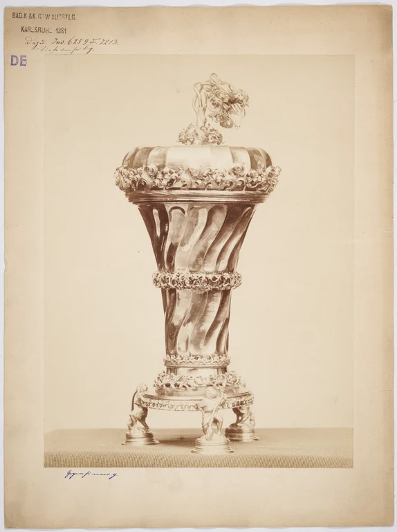 Titel:  Fotografie des sogenannten „Fürstenbergischen Lehensbecher“